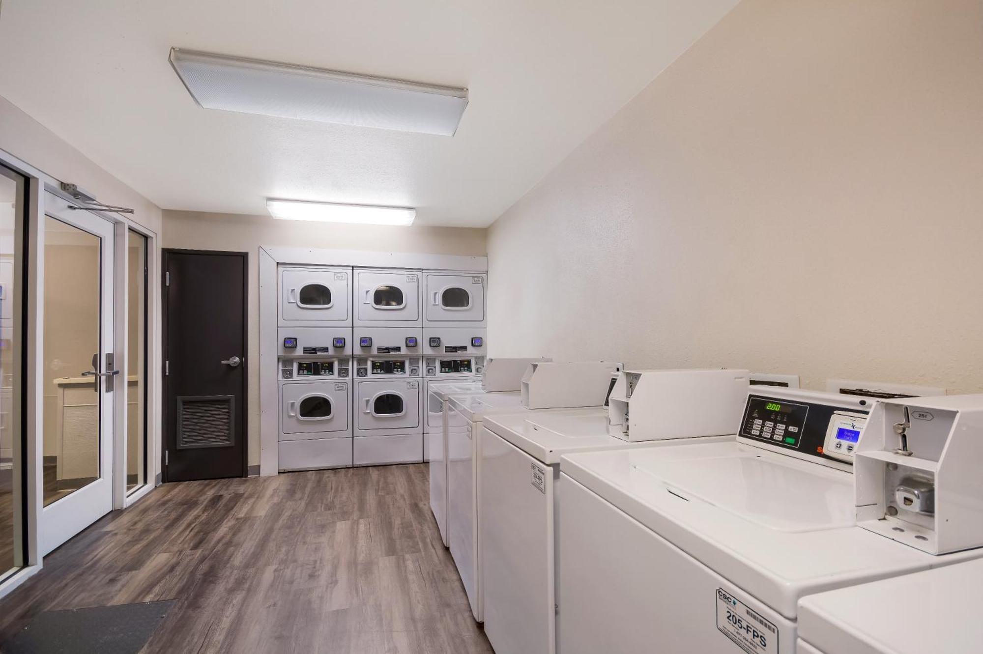 Woodspring Suites Lexington Southeast エクステリア 写真