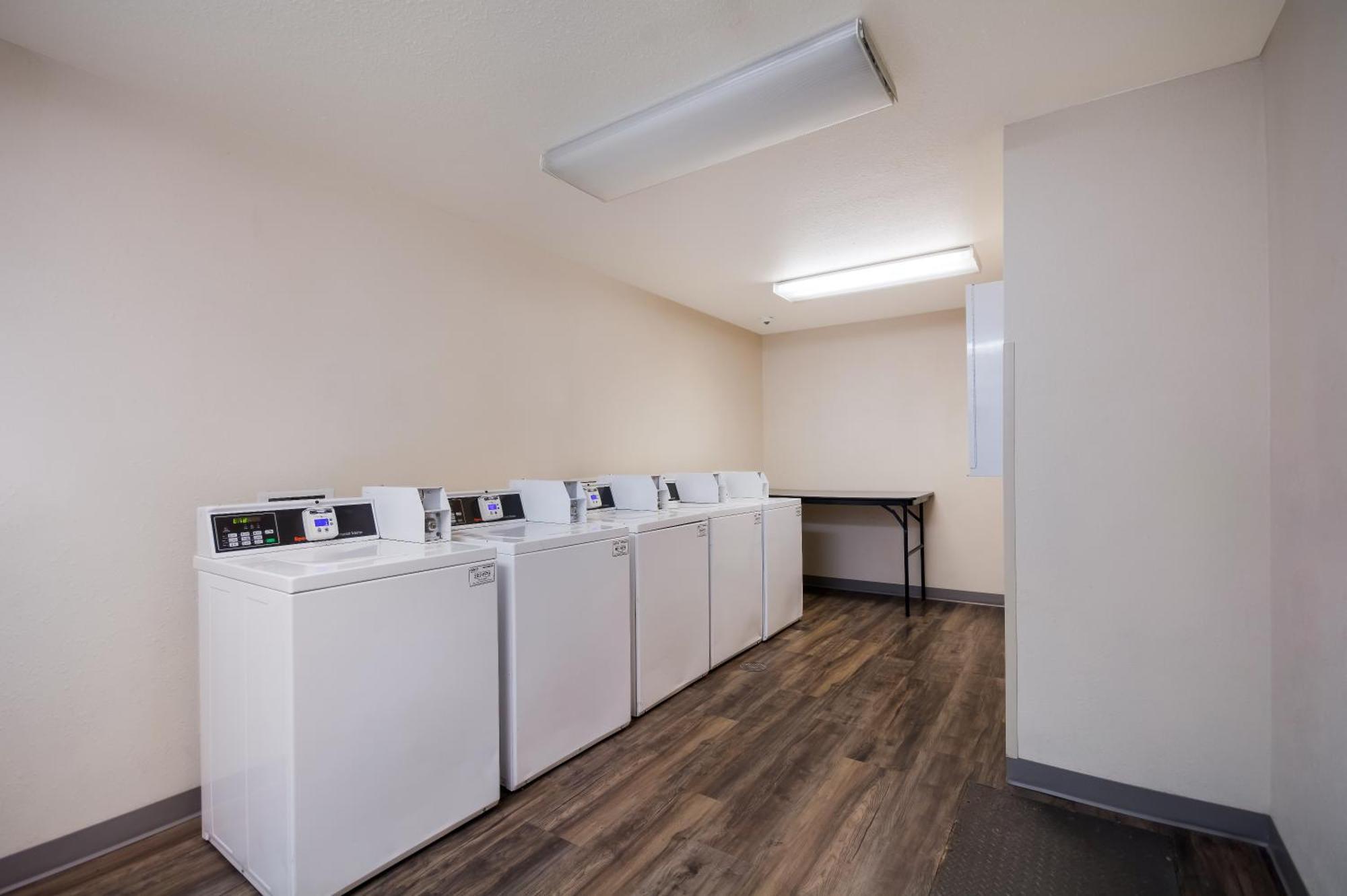 Woodspring Suites Lexington Southeast エクステリア 写真